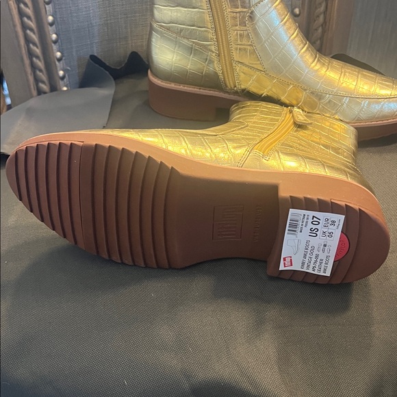 Gold Croc-Embossed Ankle Boots Fit Flop size 7